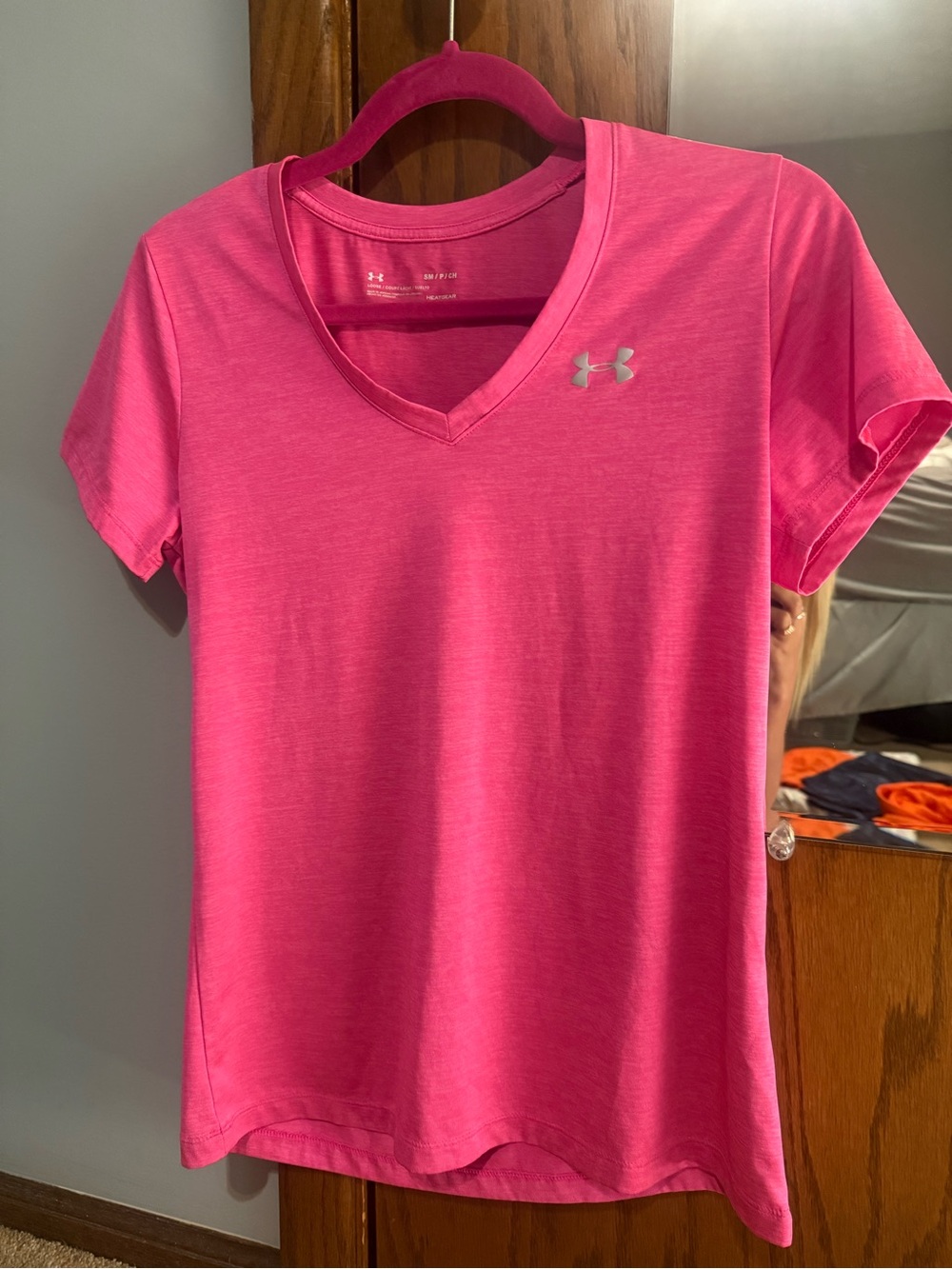 Under Armour Hot Pink V-Neck Short Sleeve Performance Tee